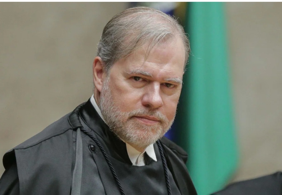 Dias Toffoli mais enrolado que cobra em jacaré, no caso Vorcaro.