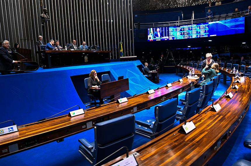 Senado aprova tornozeleira eletrônica para agressor de mulher