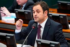 Deputado do PSOL (RJ) Glauber Braga é alvo de cassação de Mandato no Conselho de Ética da  Câmara dos Deputados